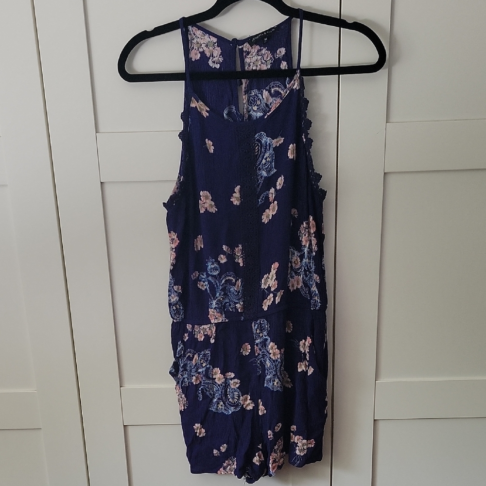 ❄️3/$30 Kendall & Kylie Floral Navy Jumpsuit